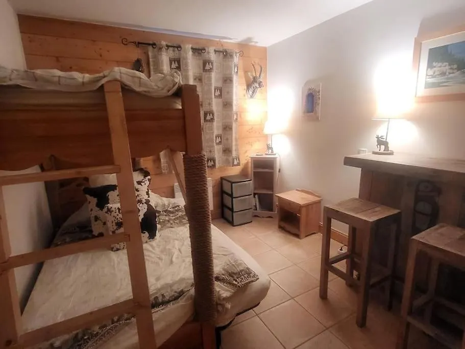 Apartment A7 - 2 Bedroom, Well-Equipped Central Samoens