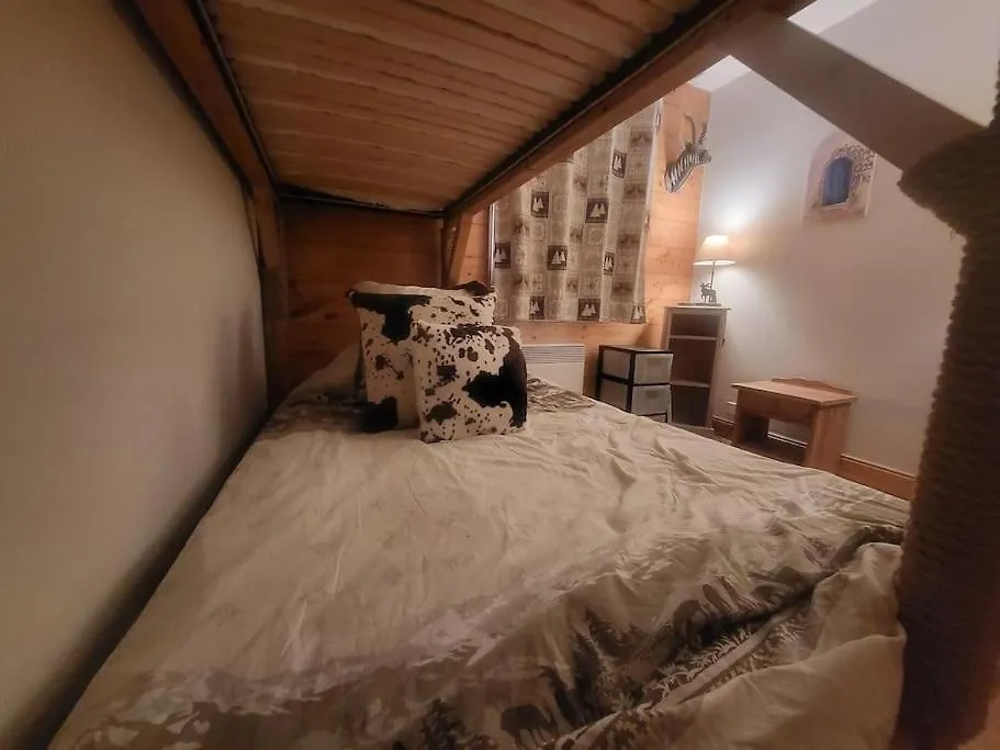 A7 - 2 Bedroom, Well-Equipped Central Samoens 0*,